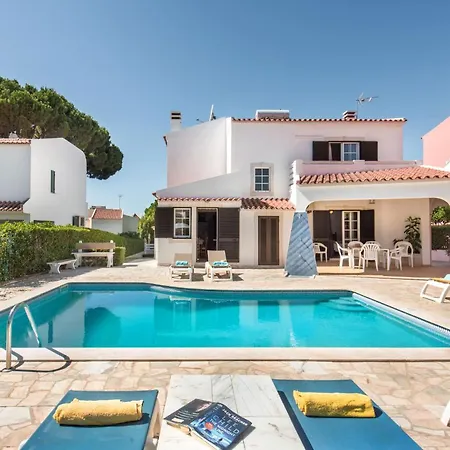 Vila A Fantastic Place For Families, Hilton Are And Close To Amenities Quarteira