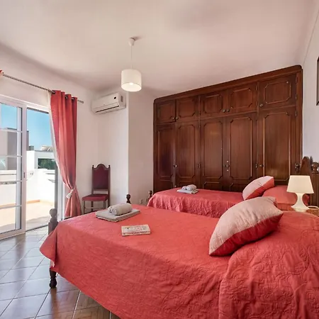 A Fantastic Place For Families, Hilton Are And Close To Amenities Villa Quarteira