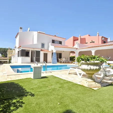 A Fantastic Place For Families, Hilton Are And Close To Amenities Villa Quarteira