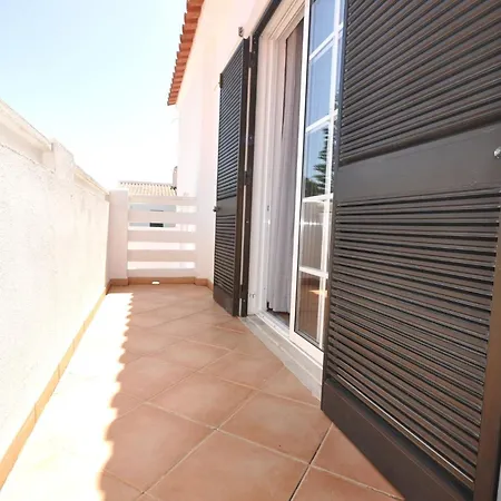 Villa A Fantastic Place For Families, Hilton Are And Close To Amenities Quarteira