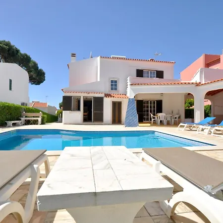 A Fantastic Place For Families, Hilton Are And Close To Amenities Villa Quarteira