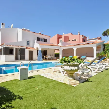 A Fantastic Place For Families, Hilton Are And Close To Amenities * Quarteira