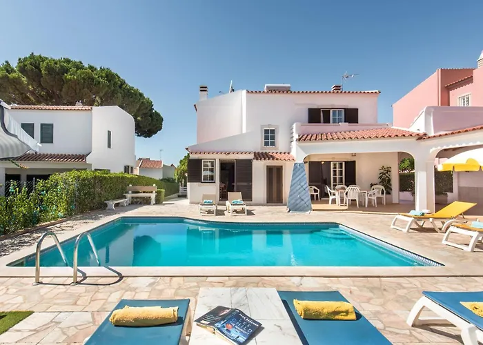 Villa A Fantastic Place For Families, Hilton Are And Close To Amenities Quarteira