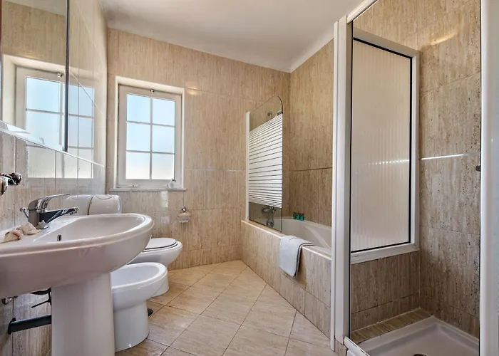 Villa A Fantastic Place For Families, Hilton Are And Close To Amenities Quarteira